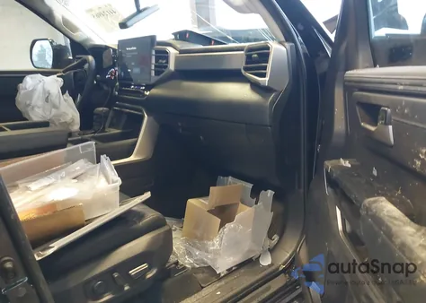 2022 Toyota Tundra Limited z USA, uszkodzony, nr VIN 5TFJA5EC6NX010094